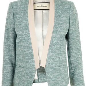 Beautiful light blue bouclé blazer with beige tip
